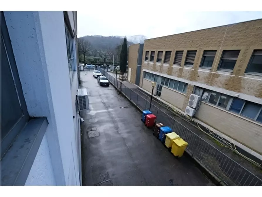 Immagine 6 di Negozio in affitto  a Pontassieve