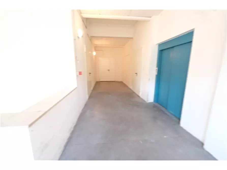 Immagine 9 di Negozio in affitto  a Pontassieve