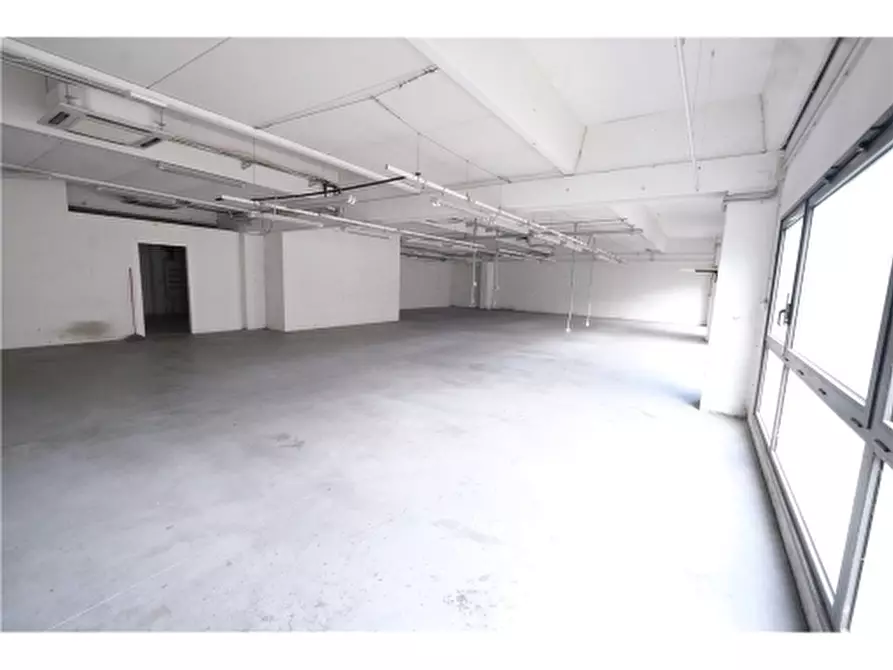 Immagine 15 di Negozio in affitto  a Pontassieve