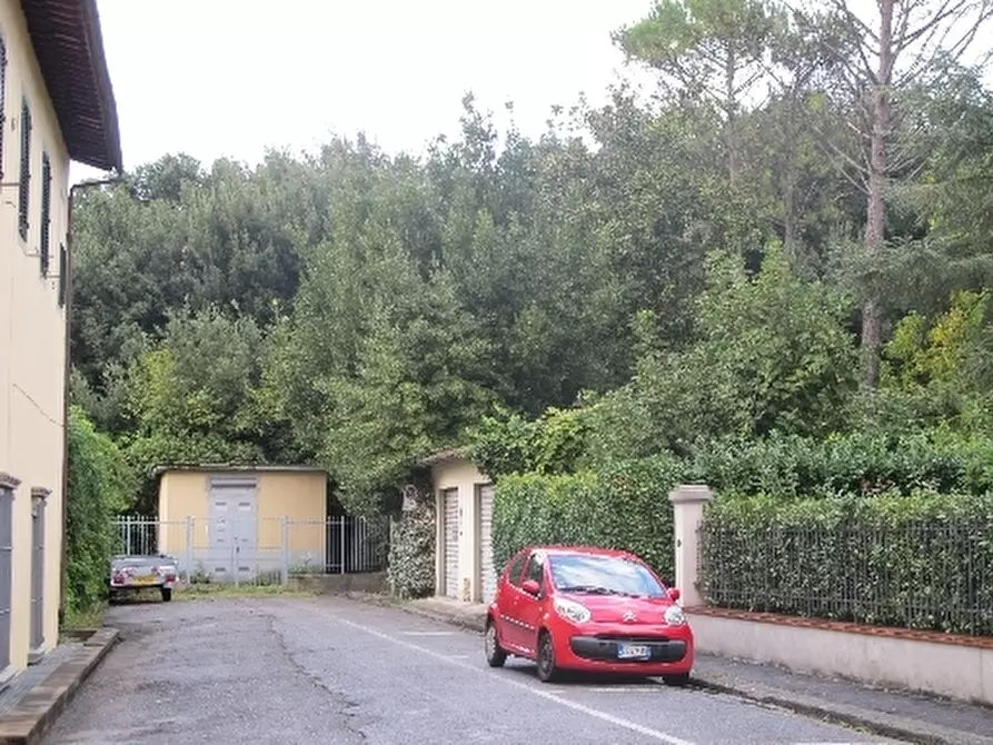 Immagine 2 di Negozio in affitto  a Firenze