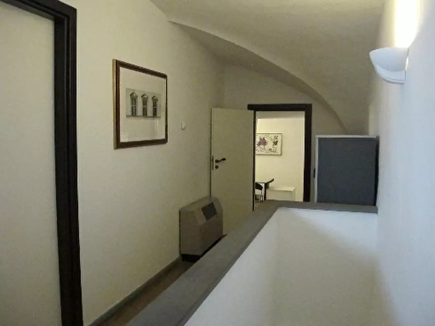 Immagine 8 di Negozio in affitto  a Firenze