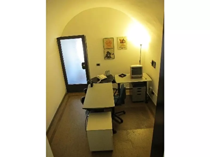Immagine 3 di Negozio in affitto  a Firenze