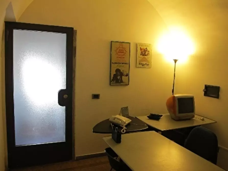 Immagine 4 di Negozio in affitto  a Firenze