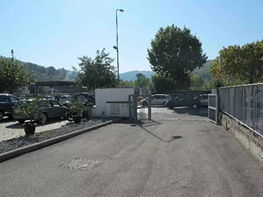 Immagine 1 di Magazzino in affitto  a Pontassieve