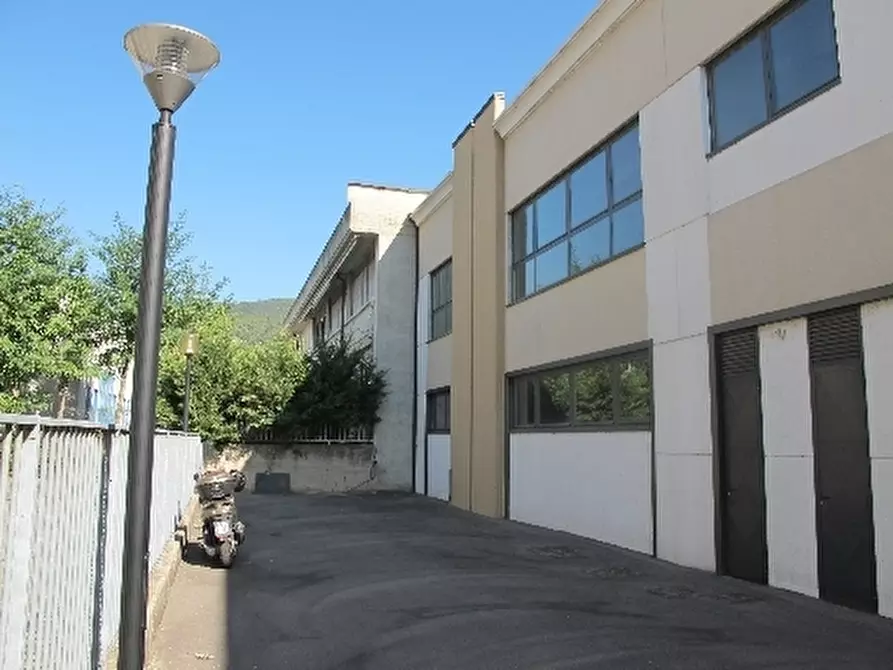 Immagine 2 di Magazzino in affitto  a Pontassieve