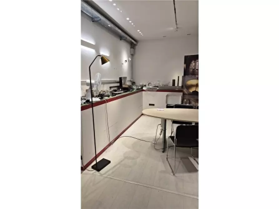 Immagine 16 di Magazzino in affitto  a Pontassieve