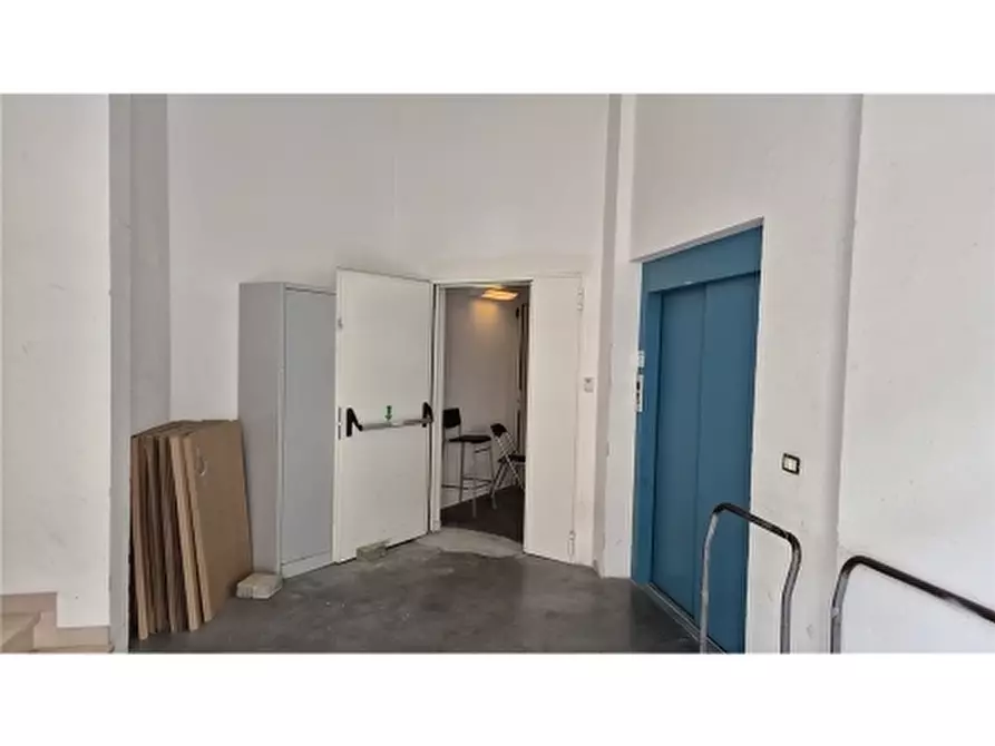 Immagine 17 di Magazzino in affitto  a Pontassieve