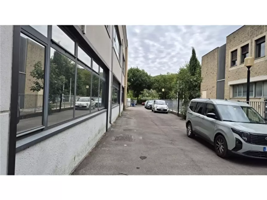 Immagine 28 di Magazzino in affitto  a Pontassieve