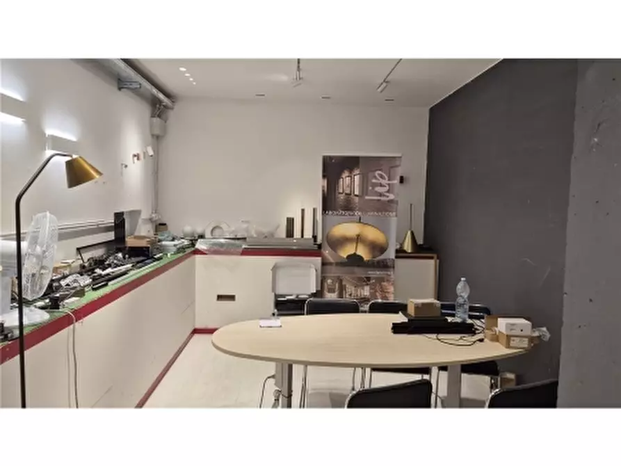 Immagine 30 di Magazzino in affitto  a Pontassieve