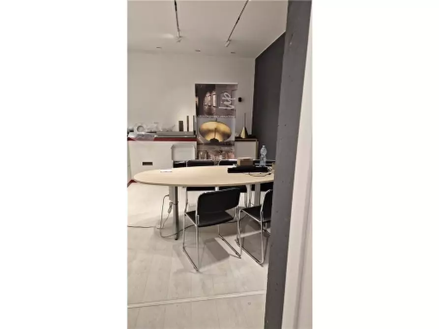 Immagine 36 di Magazzino in affitto  a Pontassieve