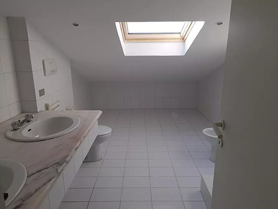 Immagine 25 di Abitazione tipica in vendita  in VIA ALESSANDRO MAGGINI 78 a Ancona