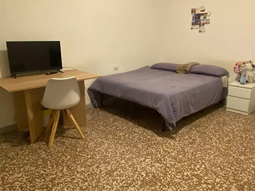 Immagine 2 di Camera in affitto  a Modena