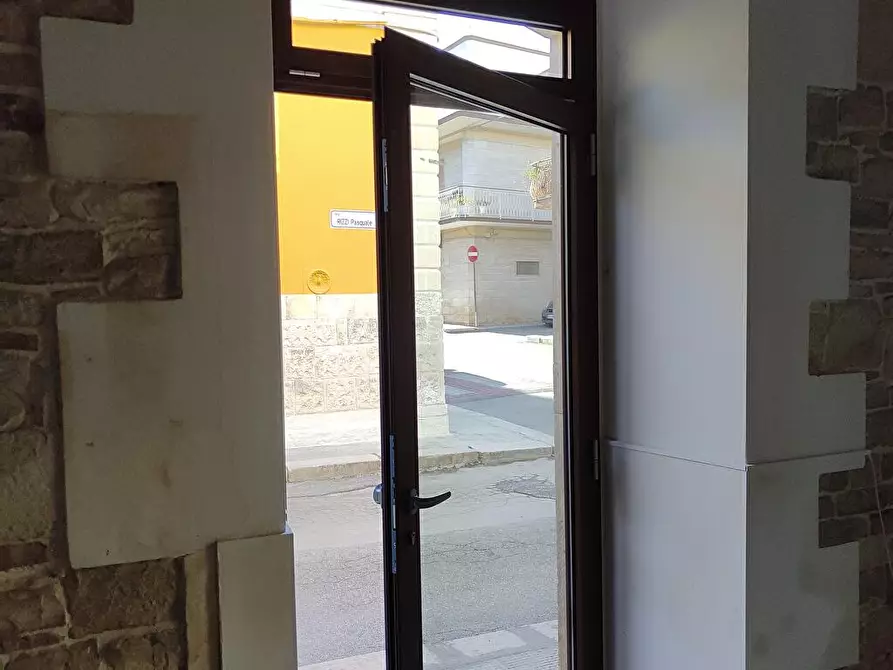 Immagine 8 di Attività commerciale in affitto  in Via Estramurale Lucatorto 30 B a Bitetto