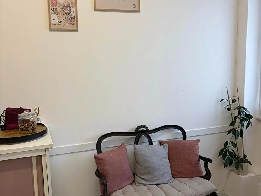 Immagine 12 di Ufficio in affitto  in via sanvito silvestro  40 a Varese
