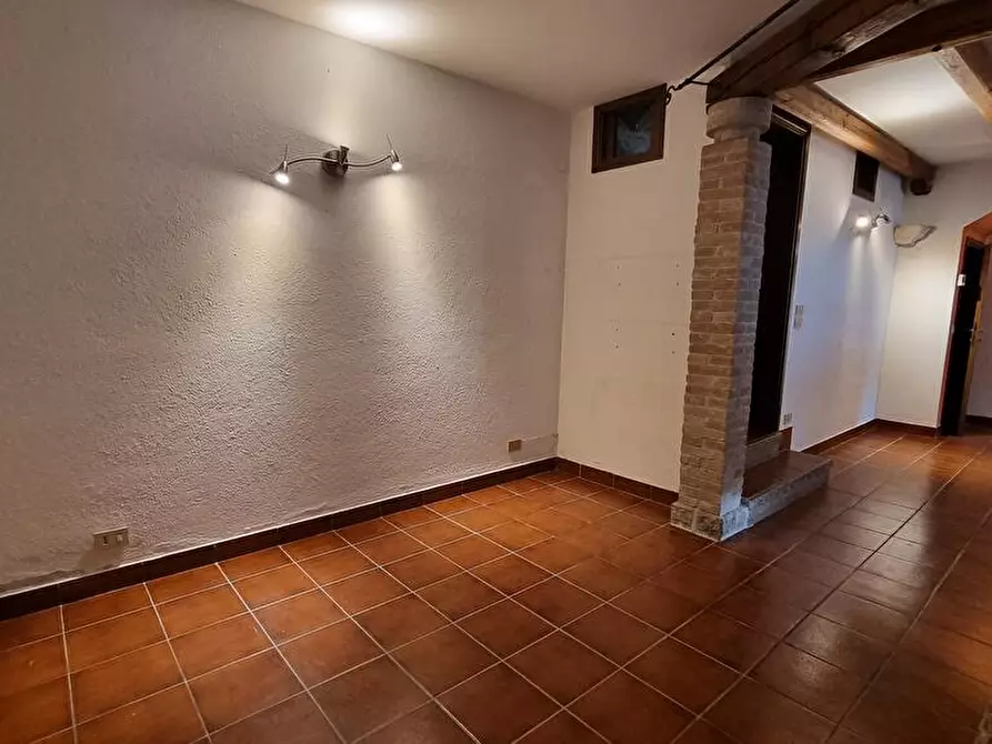 Immagine 6 di Monolocale in affitto  a Teolo