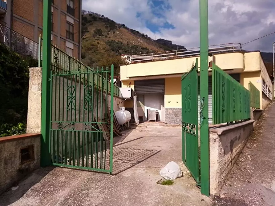 Immagine 2 di Laboratorio in affitto  in Via Castagnitiello 1 a Sarno