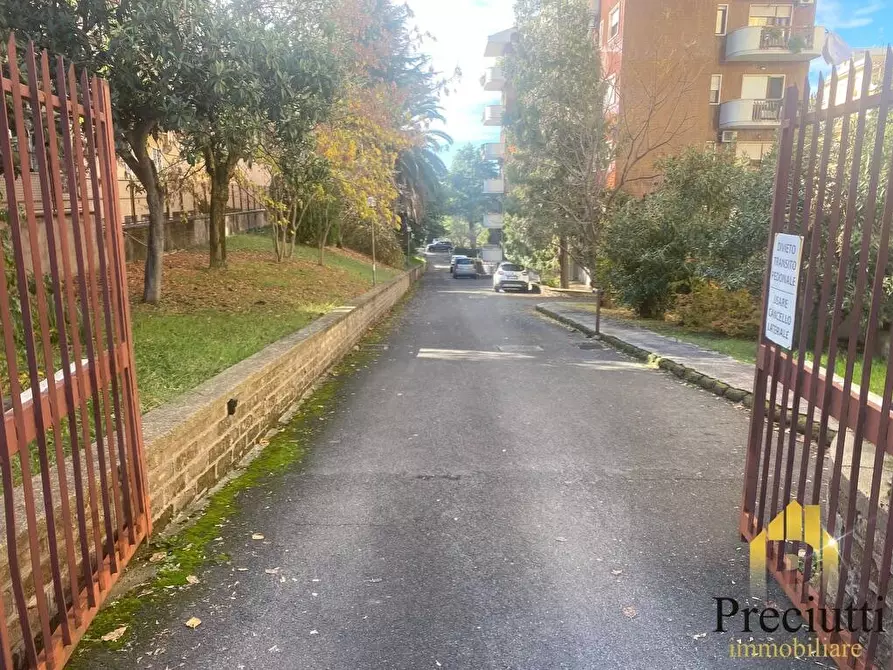 Immagine 13 di Box auto in vendita  in VIA BRAVETTA  256 a Roma