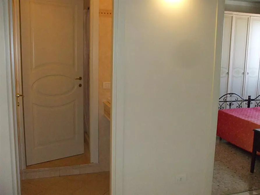 Immagine 3 di Camera in affitto  a Parma