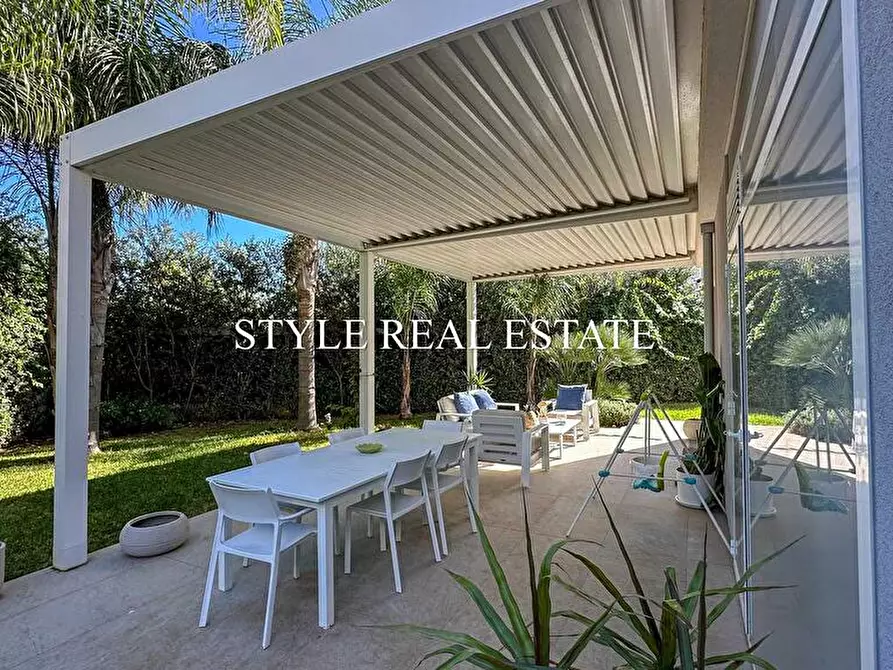 Immagine 6 di Villa in vendita  in Professore Lino Romano 25 a Siracusa