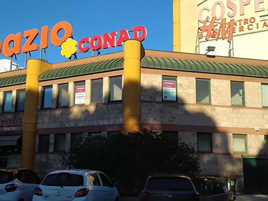 Immagine 2 di Ufficio in vendita  in  Via Montefiorino 10 a Terni