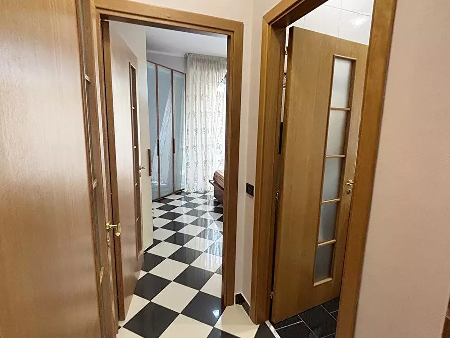 Immagine 10 di Casa trifamiliare in vendita  in Via Raimondo Annecchino snc a Pozzuoli