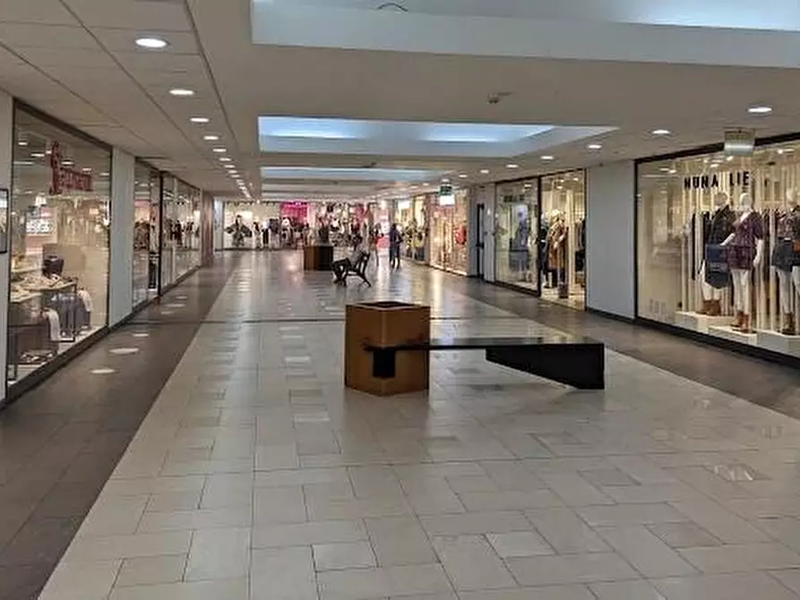 Immagine 2 di Negozio in affitto  in S.S.114 Km.6.200 Tremestieri (ME) SNC a Messina