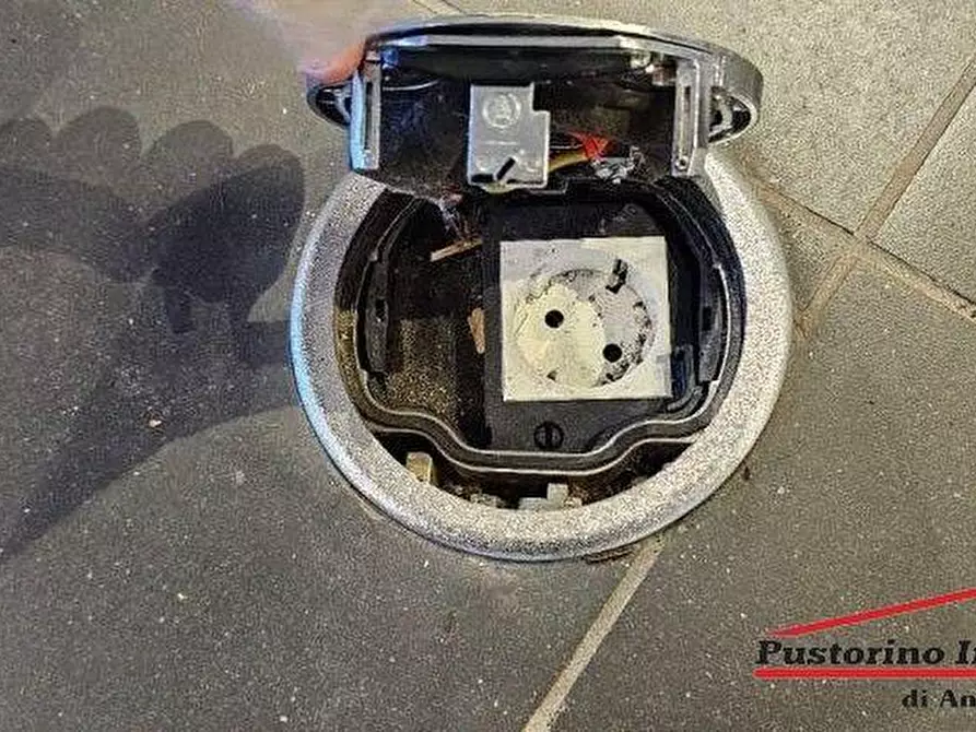 Immagine 15 di Negozio in affitto  in Via Vecchia Pentimele  a Reggio Di Calabria