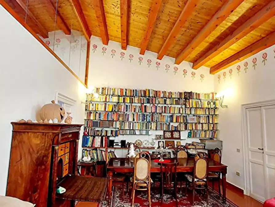 Immagine 19 di Camera in affitto  in Via Argenteria  19 a Palermo