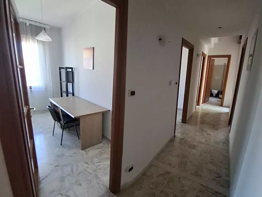 Immagine 5 di Appartamento in affitto  a Brindisi