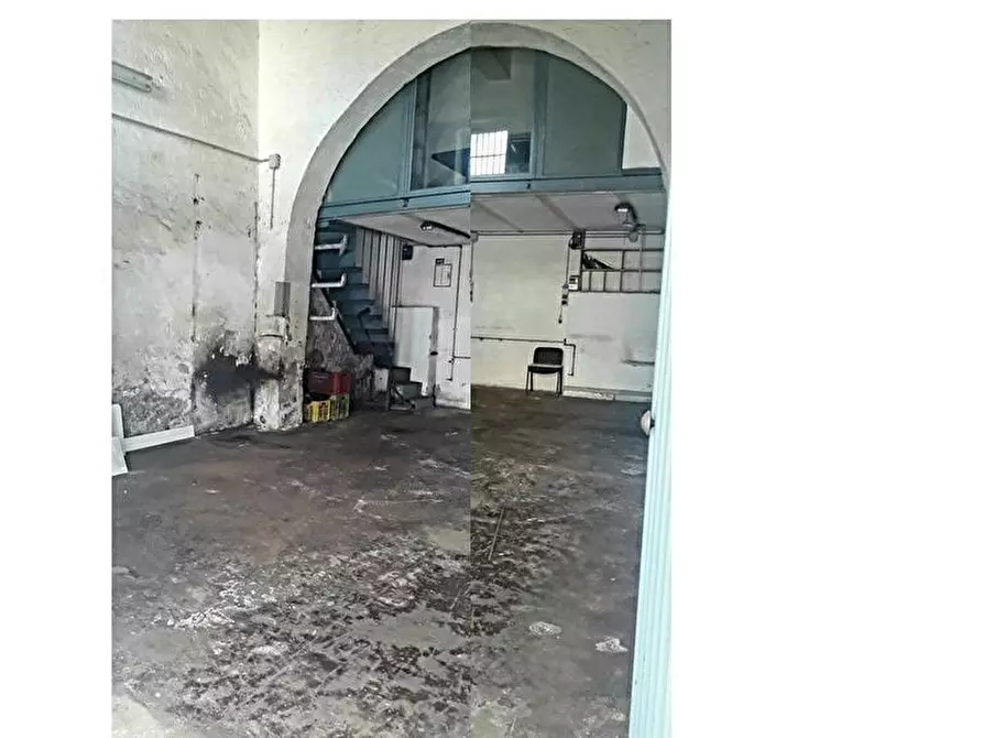 Immagine 2 di Deposito in affitto  in piazza margherita 6 a Napoli