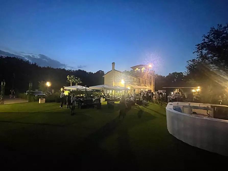 Immagine 2 di Attività commerciale in affitto  in Via Lambro 38 a Macherio