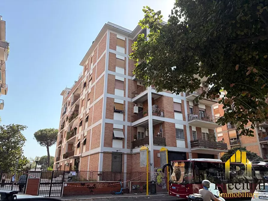 Immagine 2 di Appartamento in vendita  in PIAZZA BIAGIO PACE 24 a Roma