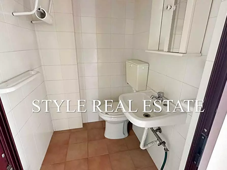 Immagine 7 di Locale commerciale in affitto  a Pachino