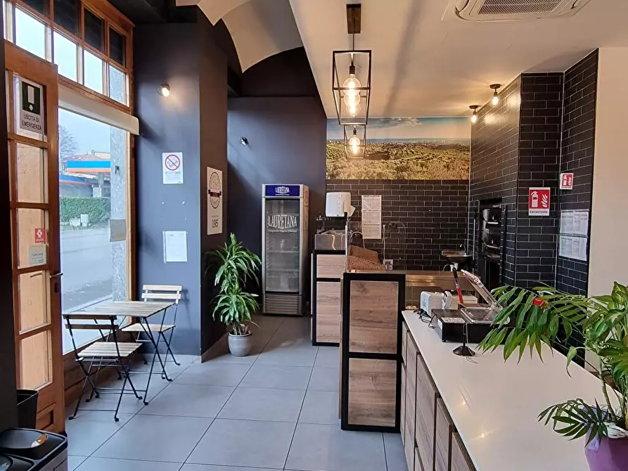 Immagine 4 di Attività commerciale in vendita  in Via Torino 77 a Biella