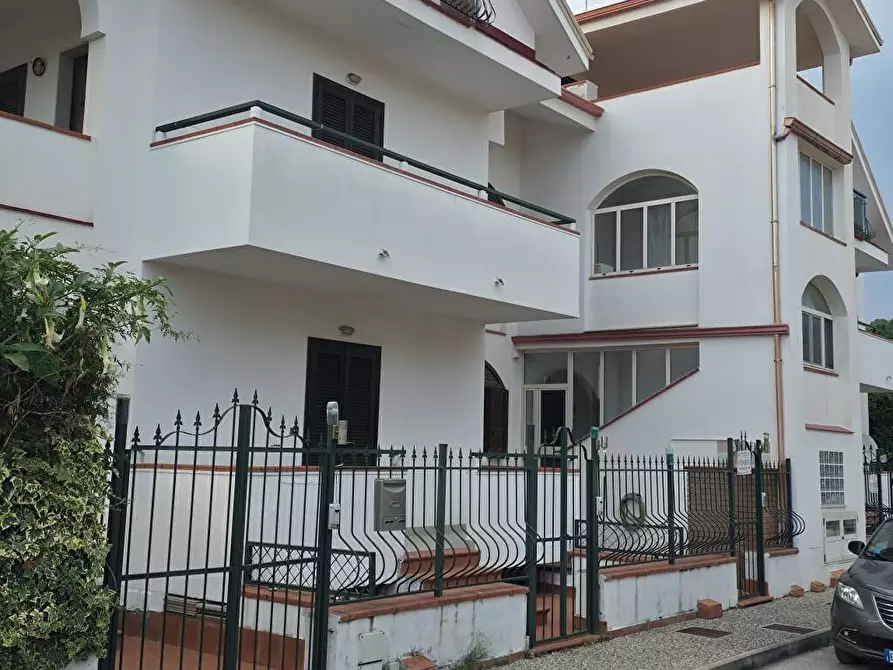 Immagine 1 di Appartamento in vendita  in via Berlinguer 1 a Ascea