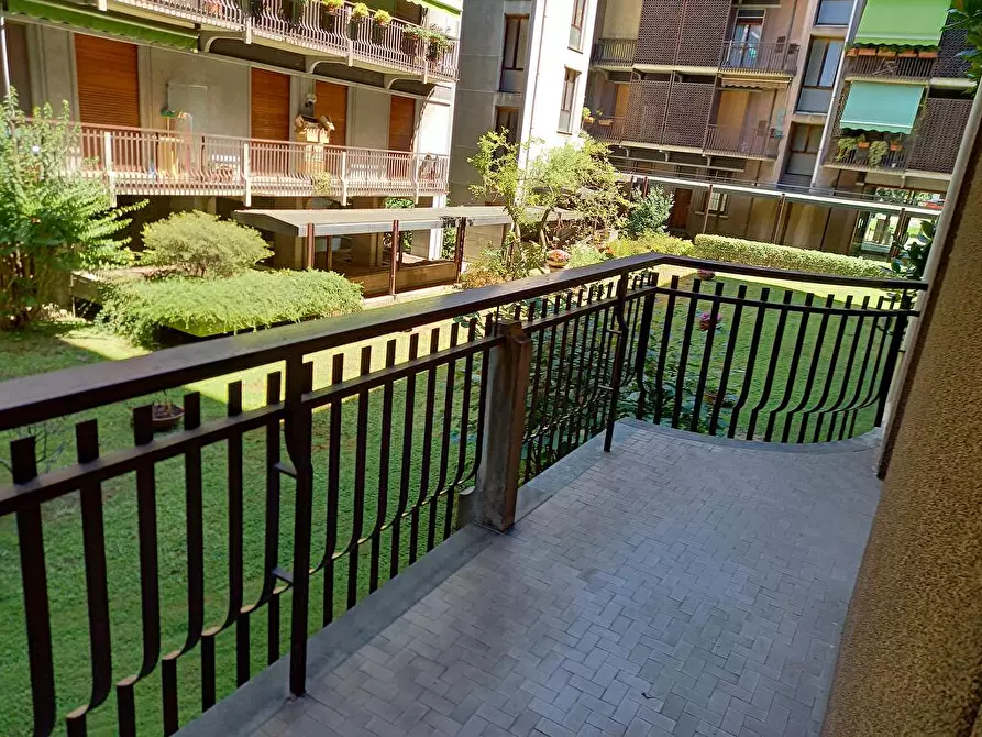 Immagine 10 di Appartamento in affitto  in Viale  della libertà  17 a Pavia