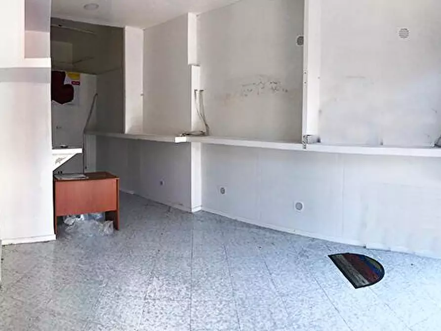 Immagine 7 di Locale commerciale in vendita  in Corso Nicola Terracciano 5 a Pozzuoli