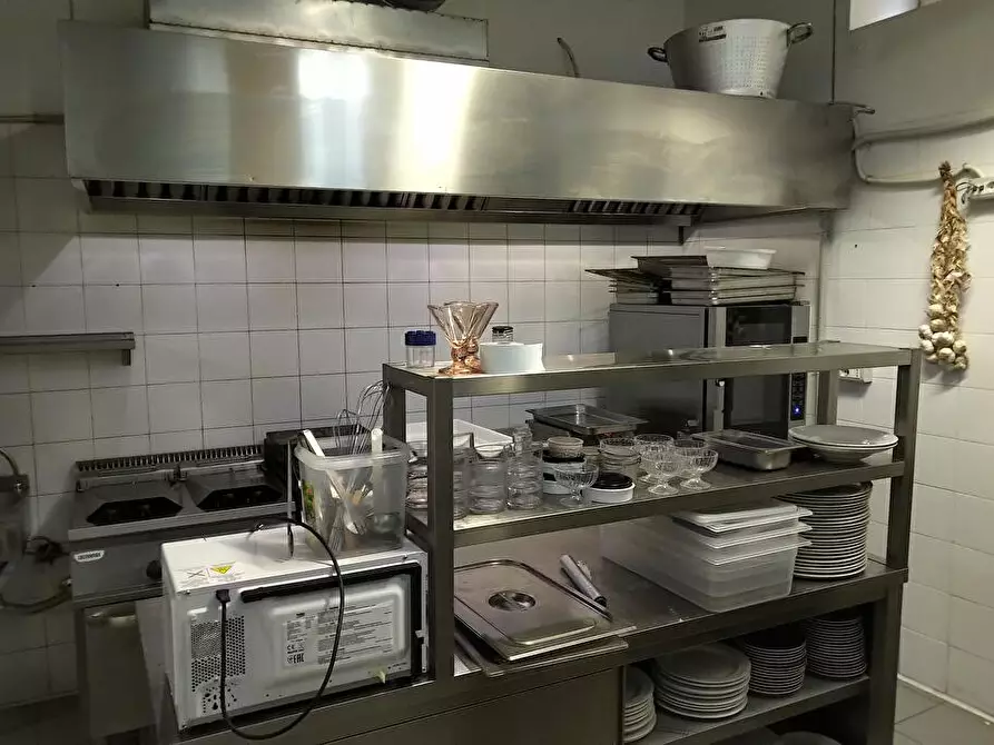 Immagine 5 di Negozio in vendita  in via della rimessa 10 a Viterbo