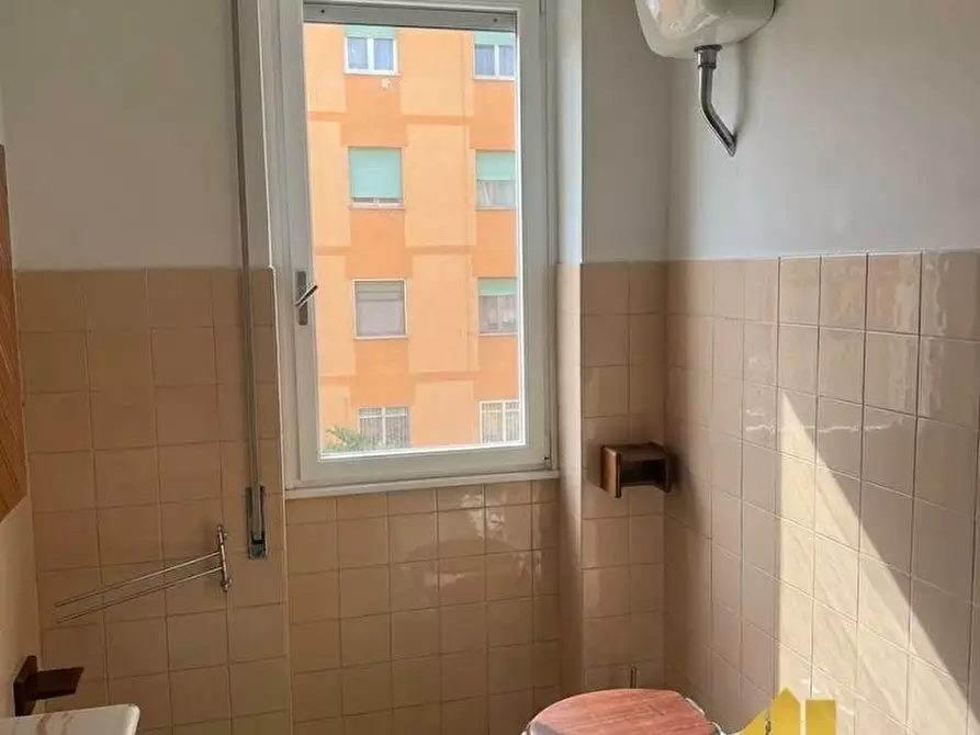 Immagine 3 di Appartamento in vendita  in VIA SALVATORE PINCHERLE 181 a Roma