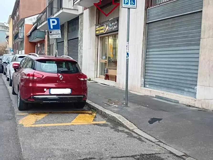 Immagine 3 di Negozio in vendita  in via Gian rinaldo Carli 39 a Milano