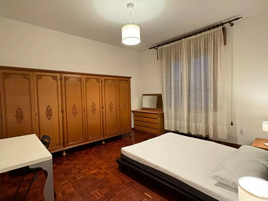 Immagine 12 di Camera in affitto  a Reggio Nell'emilia