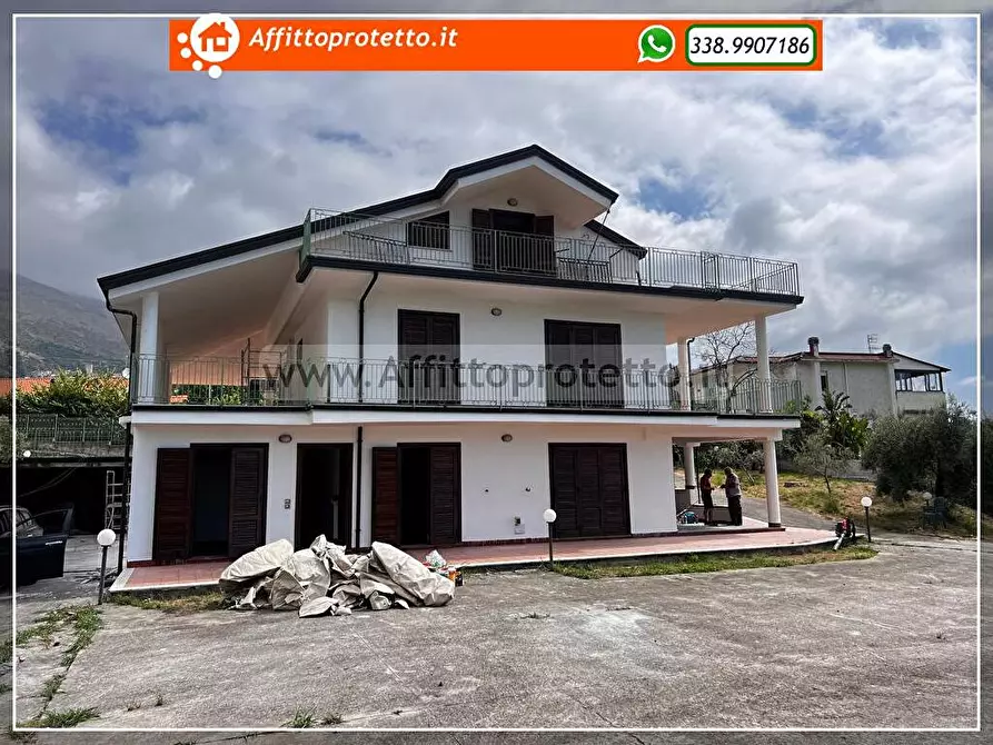 Immagine 1 di Villa in affitto  in Via Pientime 61-75 a Formia