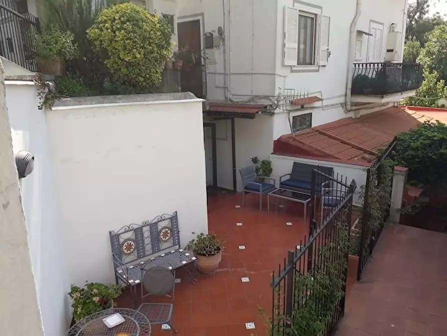 Immagine 1 di Appartamento in affitto  in Via Giovanni Pascoli 95 a Napoli