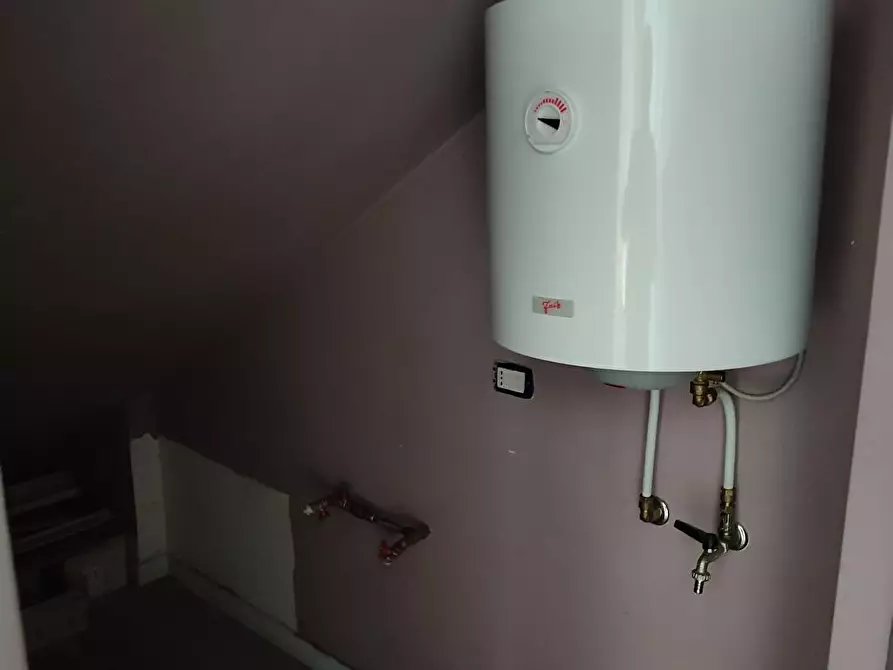 Immagine 31 di Attività commerciale in affitto  in Via Estramurale Lucatorto 30 B a Bitetto