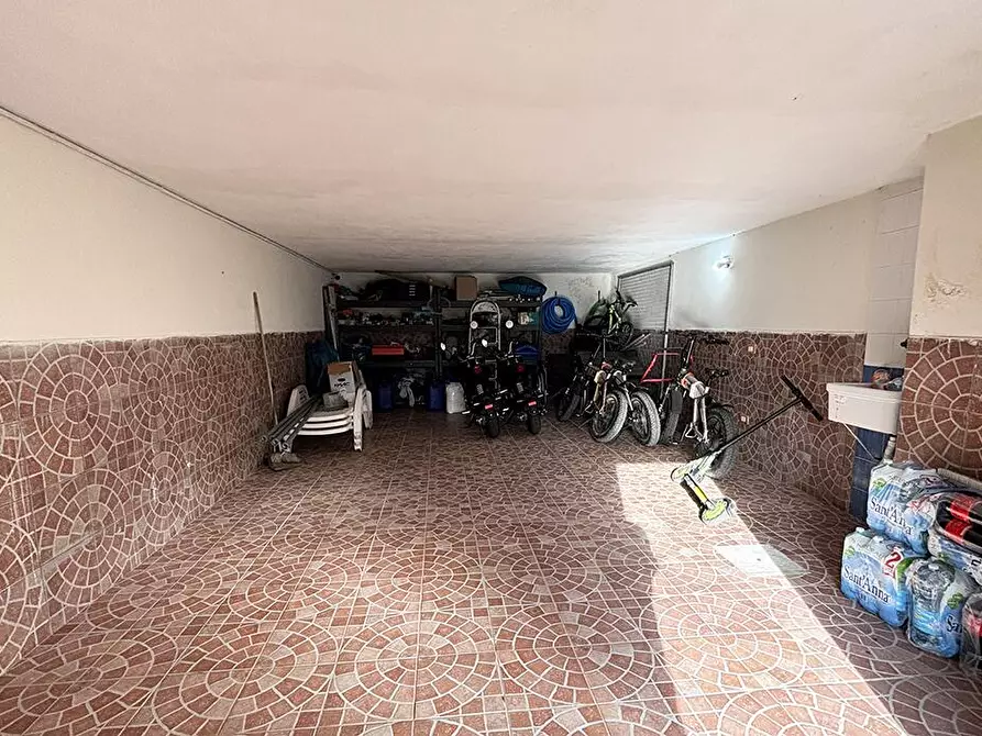 Immagine 51 di Villa in vendita  in Via Masseria Vecchia snc a Giugliano In Campania
