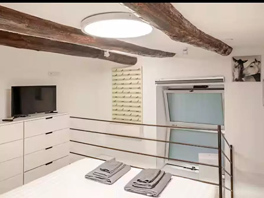 Immagine 2 di Loft/Open space in affitto  in Via Riviera di chiaia 155 a Napoli
