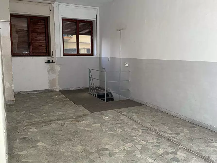 Immagine 3 di Negozio in vendita  in vico Acitillo 81 a Napoli