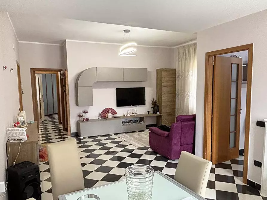 Immagine 2 di Casa trifamiliare in vendita  in Via Raimondo Annecchino snc a Pozzuoli