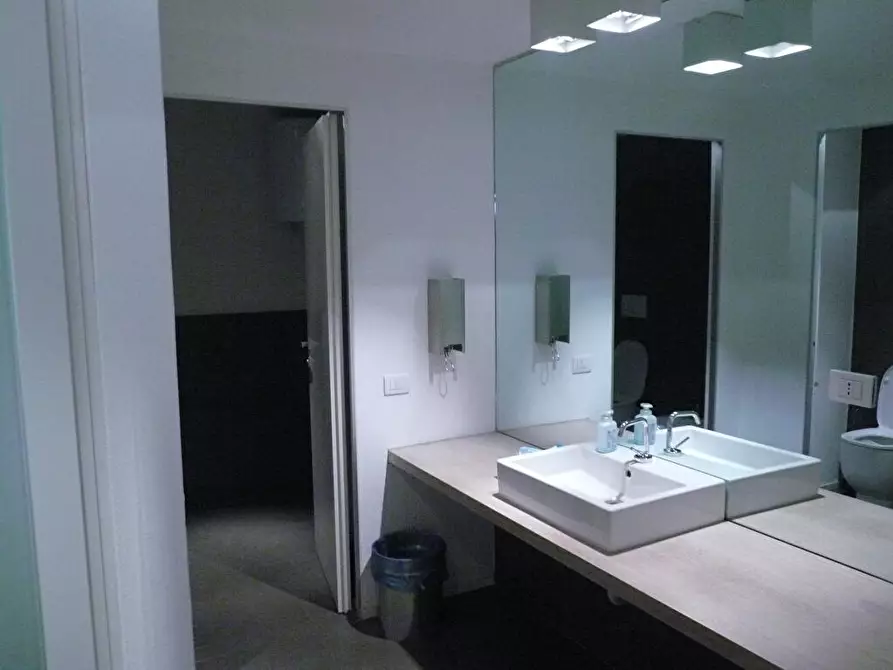 Immagine 7 di Ufficio in affitto  in CORSO SEMPIONE  43 a Milano