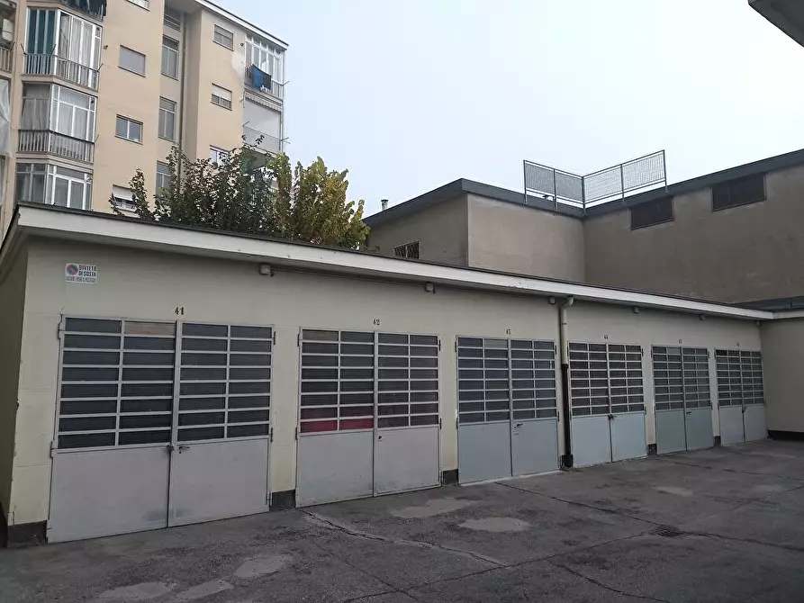 Immagine 2 di Box auto in affitto  in VIA MONASTIR 13 a Torino